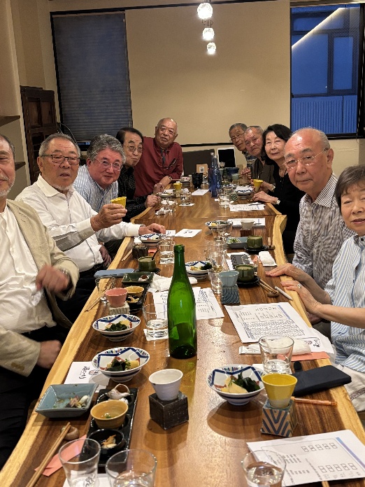 4月の例会での利き酒チャレンジ中です！